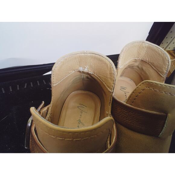 Wonderly Maeve Cognac Faux Leather Ankle Bootie Size 7.5 M Cowboy Southwestern - Picture 4 of 9